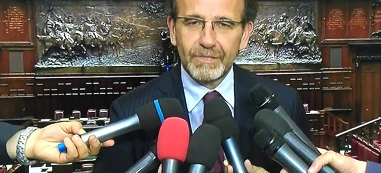 Vaccini. Nencini, Salvini pontifica su tutto. Tra il funambolo e l’onnivoro come un caudillo americano