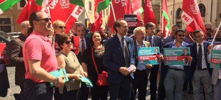 Sit In del Psi a Montecitorio. Nencini, Salvini e Di Maio stanno gabbando gli italiani